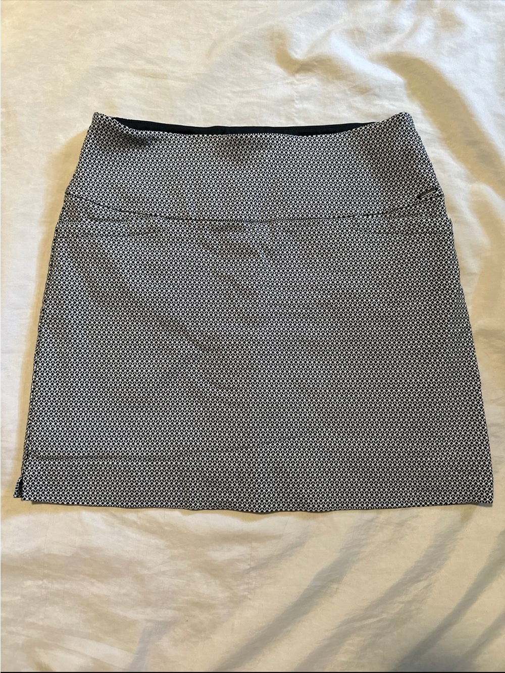 S.C. & Co. Geometrical Print Skort Sz L